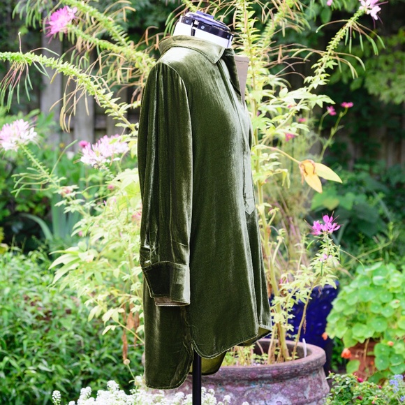Sundance Olive Velvet collared V-neck tunic w/open placket & Long sleeves - Picture 2 of 5